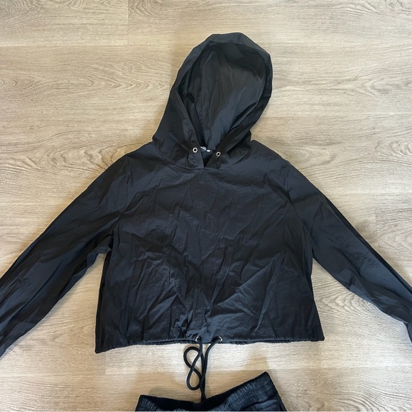 Black jogging suite - Picture 2 of 3